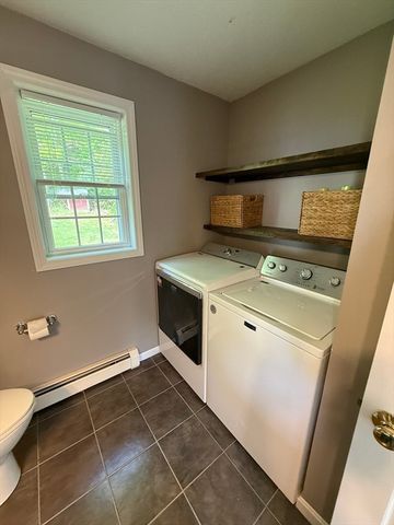 222 Bridge St, Warren, MA 01083