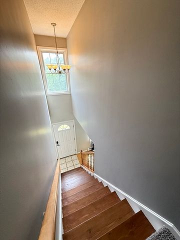 222 Bridge St, Warren, MA 01083
