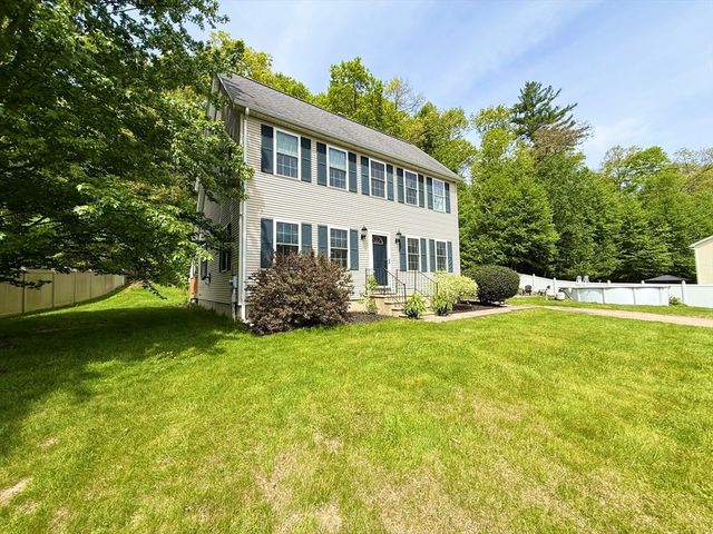 222 Bridge St, Warren, MA 01083