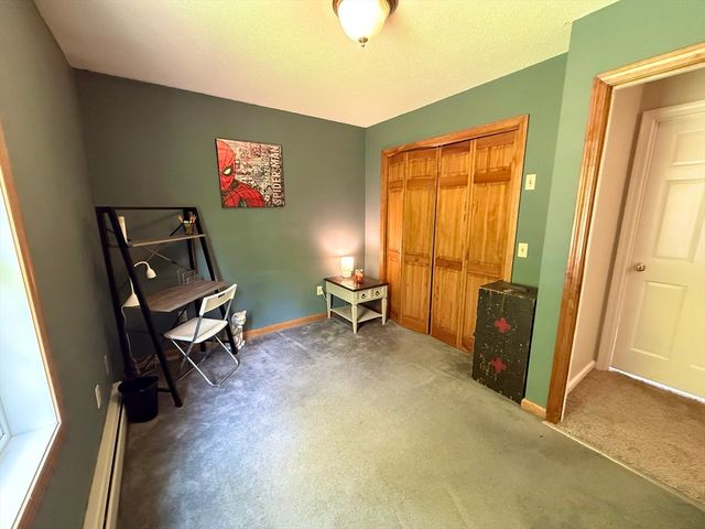 222 Bridge St, Warren, MA 01083