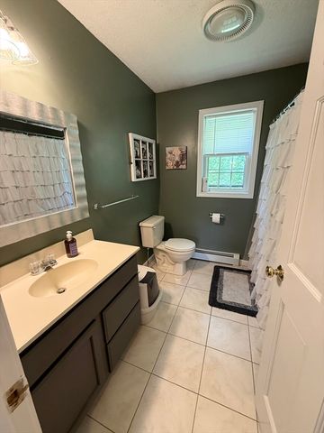 222 Bridge St, Warren, MA 01083