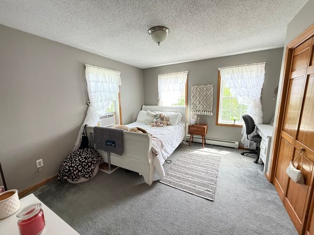 222 Bridge St, Warren, MA 01083