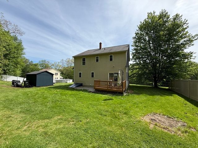 222 Bridge St, Warren, MA 01083