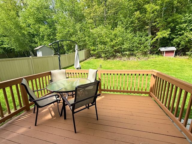 222 Bridge St, Warren, MA 01083
