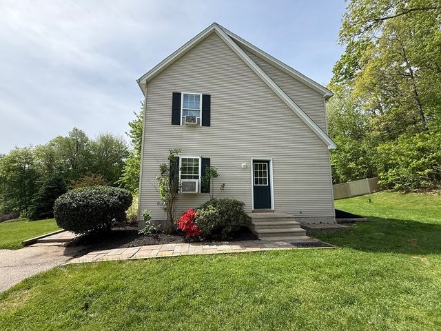 222 Bridge St, Warren, MA 01083