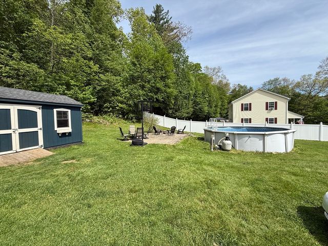 222 Bridge St, Warren, MA 01083
