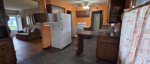 5741 40th STREET, Greenfield, WI 53221