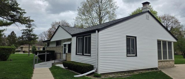 5741 40th STREET, Greenfield, WI 53221