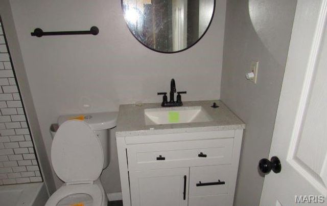 12360 Space Drive, Florissant, MO 63033