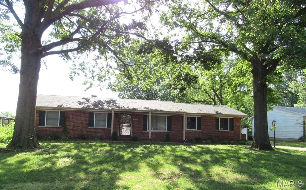 12360 Space Drive, Florissant, MO 63033