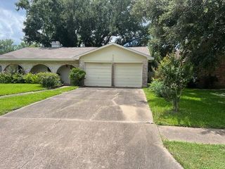 6742 Indian Lake Drive, Houston, TX 77489