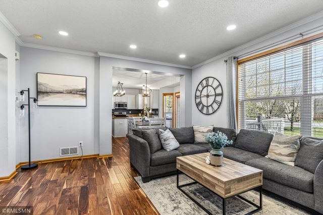 8516 Kirkwood Lane N, Maple Grove, MN 55369