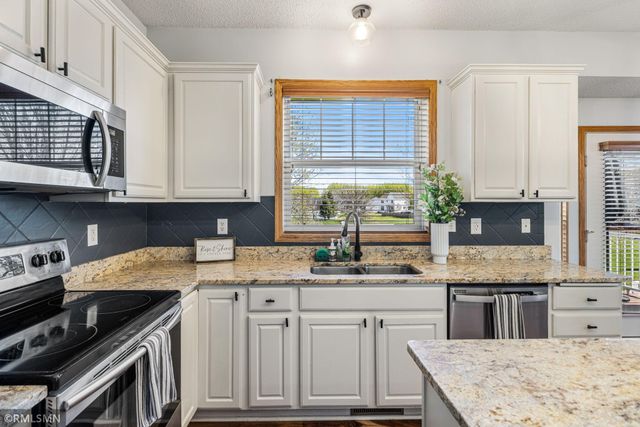 8516 Kirkwood Lane N, Maple Grove, MN 55369