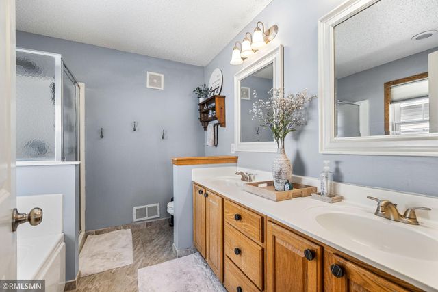 8516 Kirkwood Lane N, Maple Grove, MN 55369