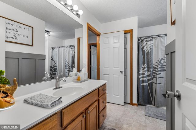 8516 Kirkwood Lane N, Maple Grove, MN 55369