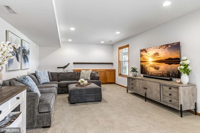 8516 Kirkwood Lane N, Maple Grove, MN 55369