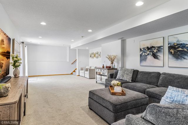 8516 Kirkwood Lane N, Maple Grove, MN 55369