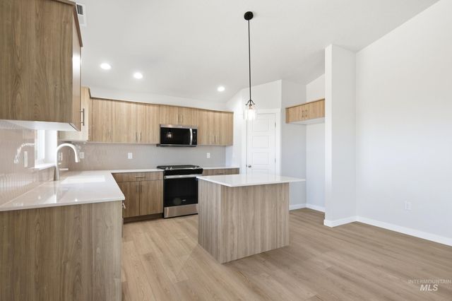 15265 Fuchsia Ave, Nampa, ID 83651