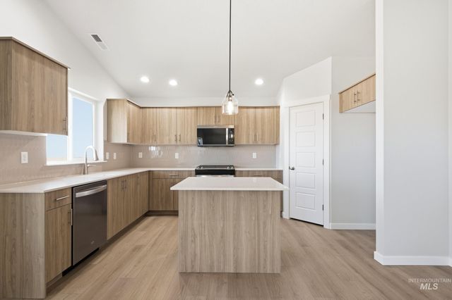 15265 Fuchsia Ave, Nampa, ID 83651