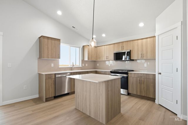 15265 Fuchsia Ave, Nampa, ID 83651