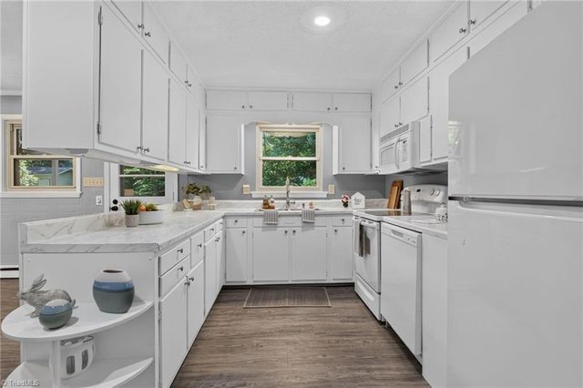 113 Green Valley Road, Greensboro, NC 27403