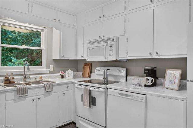 113 Green Valley Road, Greensboro, NC 27403