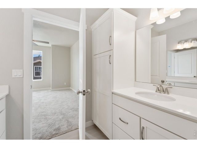 4160 South Park Dr 202, Loveland, CO 80538