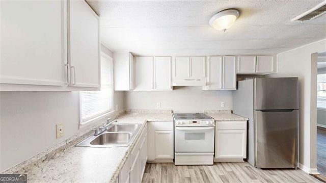 1092 W ADRIAN Circle SW, Conyers, GA 30094