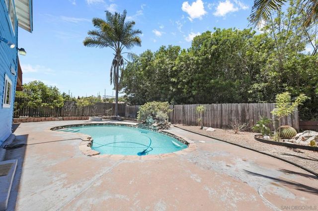 244 Elvado Way, San Diego, CA 92114