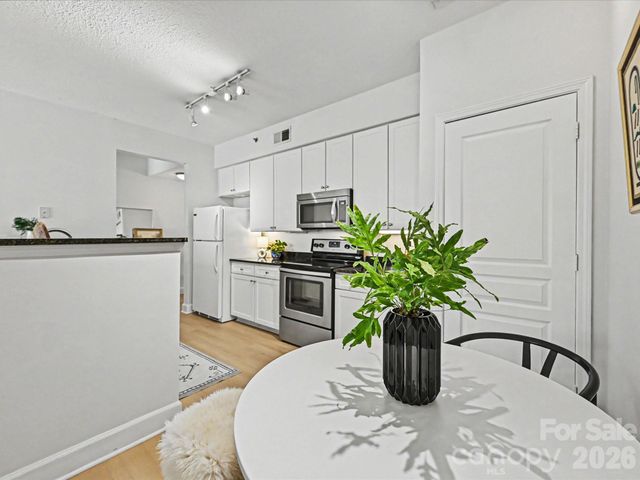 1315 East Boulevard 305, Charlotte, NC 28203