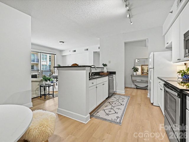 1315 East Boulevard 305, Charlotte, NC 28203