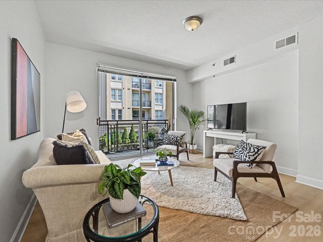 1315 East Boulevard 305, Charlotte, NC 28203