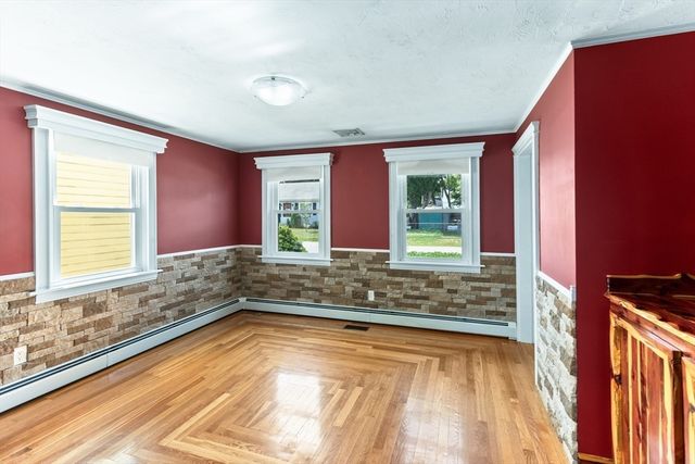 327 England St, Cumberland, RI 02864