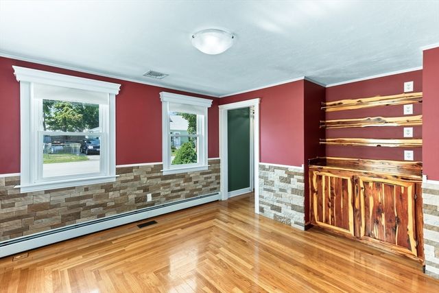 327 England St, Cumberland, RI 02864