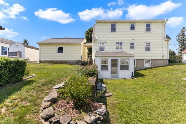 327 England St, Cumberland, RI 02864