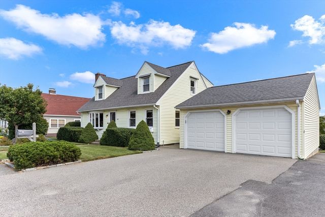 327 England St, Cumberland, RI 02864