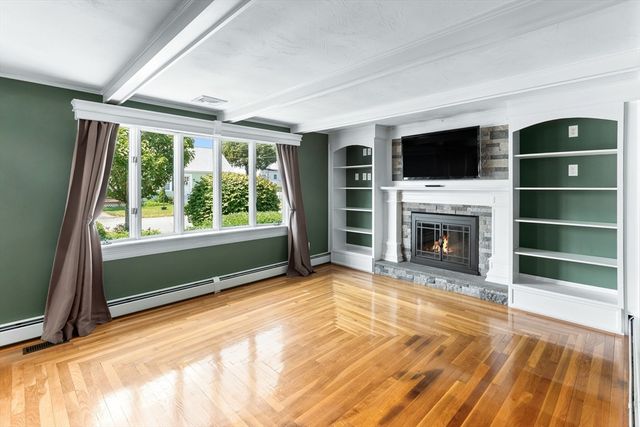 327 England St, Cumberland, RI 02864