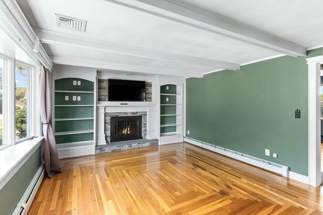 327 England St, Cumberland, RI 02864