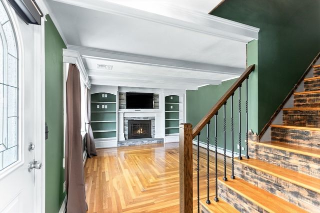 327 England St, Cumberland, RI 02864
