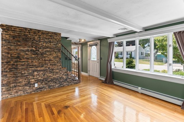 327 England St, Cumberland, RI 02864