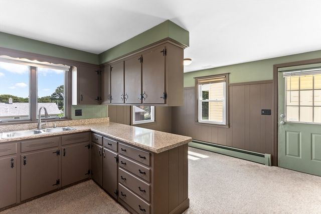 327 England St, Cumberland, RI 02864