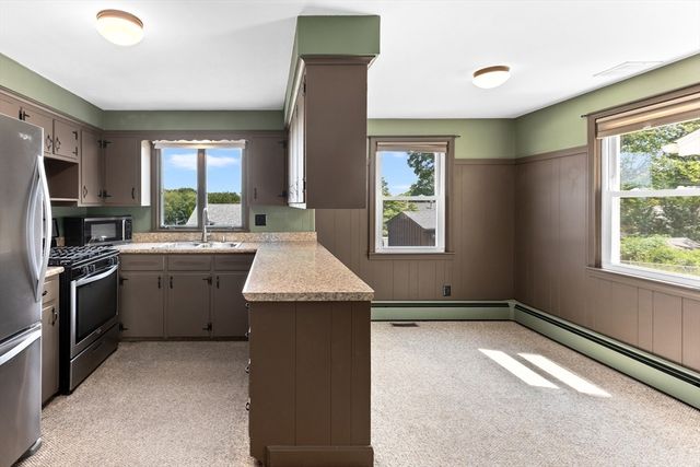 327 England St, Cumberland, RI 02864
