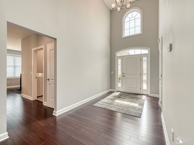 1035 Saint James Park Avenue, Monroe, MI 48161