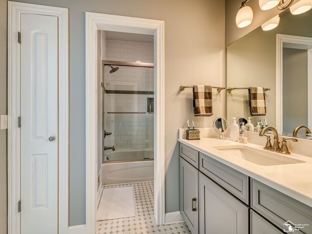 1035 Saint James Park Avenue, Monroe, MI 48161