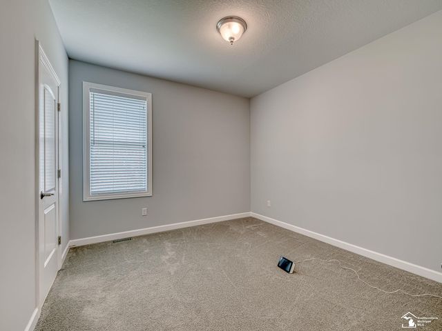 1035 Saint James Park Avenue, Monroe, MI 48161