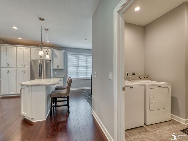 1035 Saint James Park Avenue, Monroe, MI 48161
