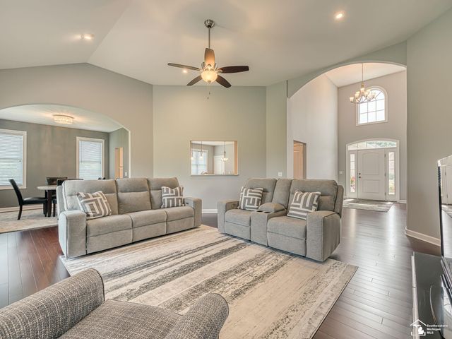 1035 Saint James Park Avenue, Monroe, MI 48161