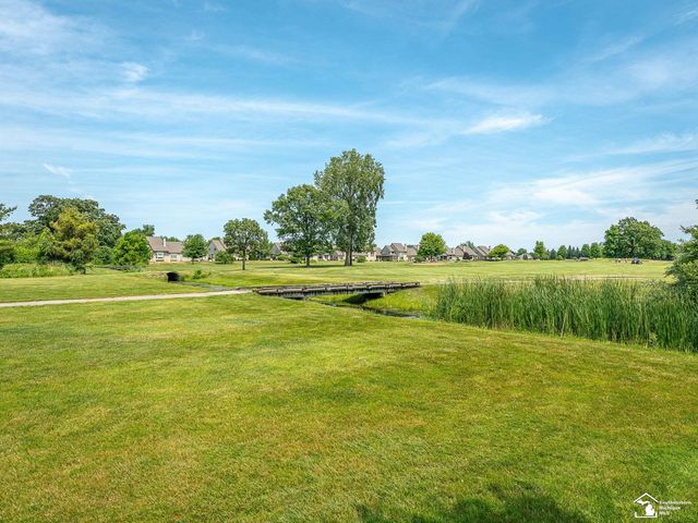 1035 Saint James Park Avenue, Monroe, MI 48161