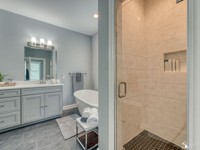 1035 Saint James Park Avenue, Monroe, MI 48161