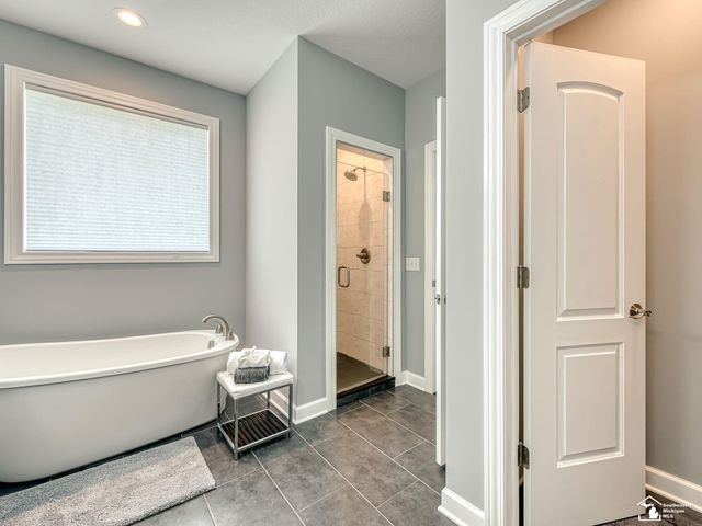 1035 Saint James Park Avenue, Monroe, MI 48161